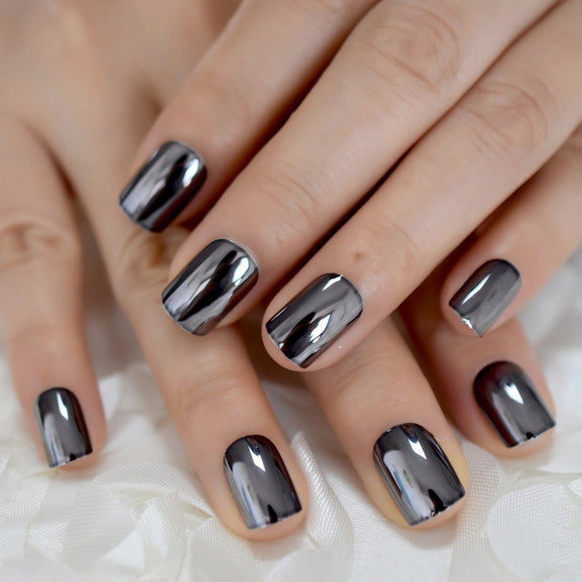 Metal Style Square Nails – Medium & Short for Everyday Wear